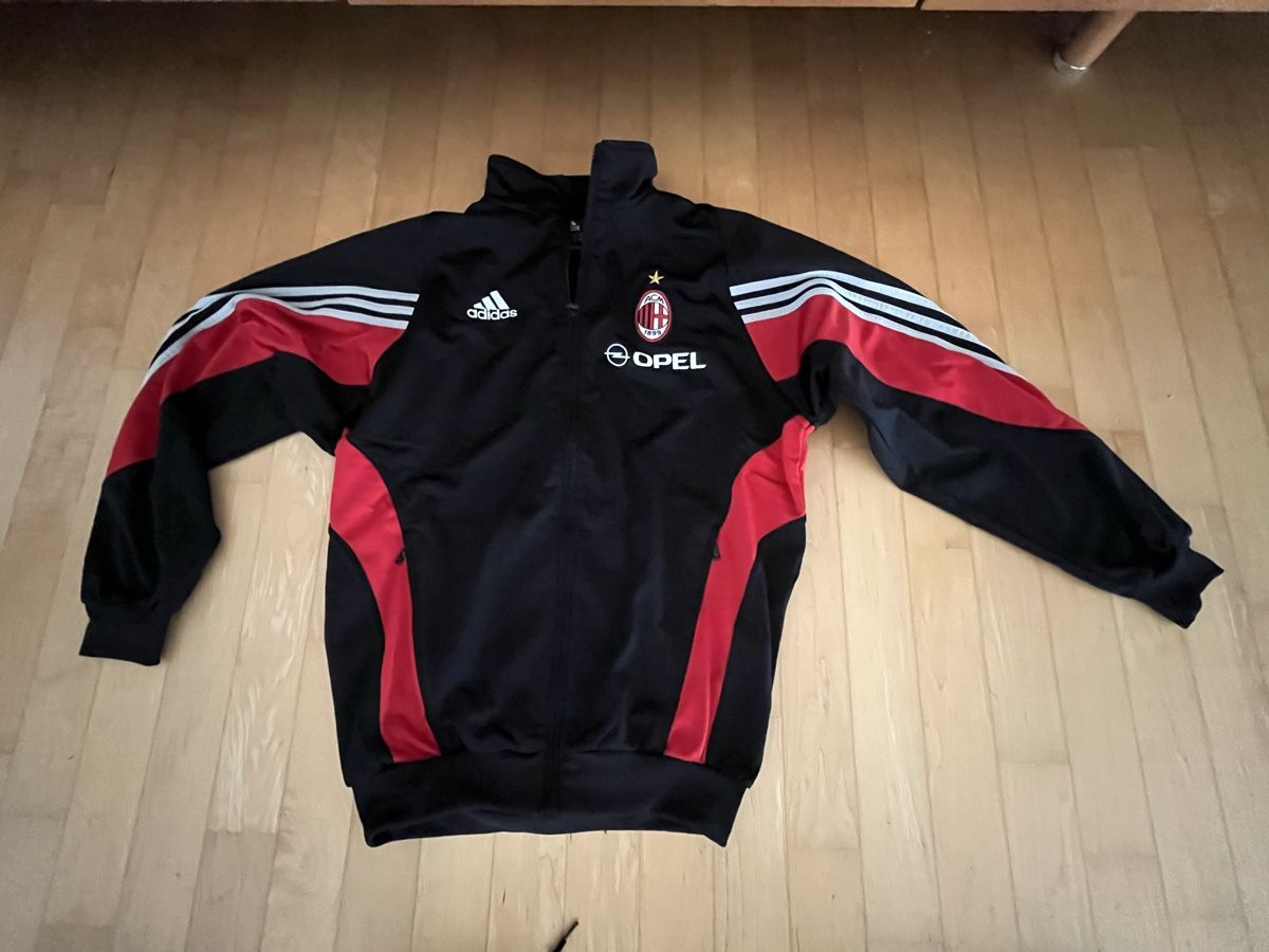 Adidas Kleiderpakete: Adidas Trainingsanzug AC Milan  Grösse S – Gebraucht aus Allschwil von Manolictus 2