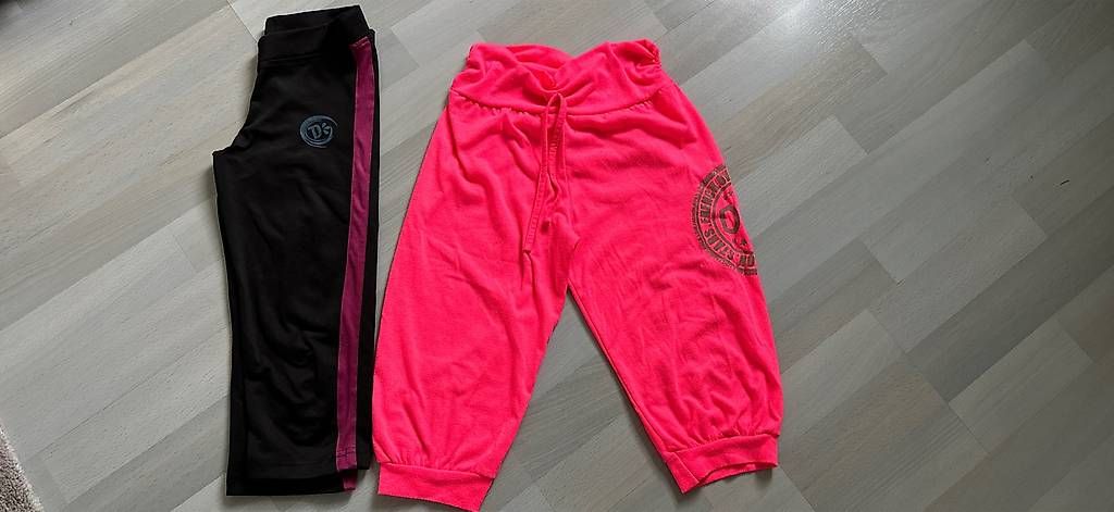 Pantaloni: Sporthosen 2Stk. 122/128 – Usato da Buchrain venduto da eule2109