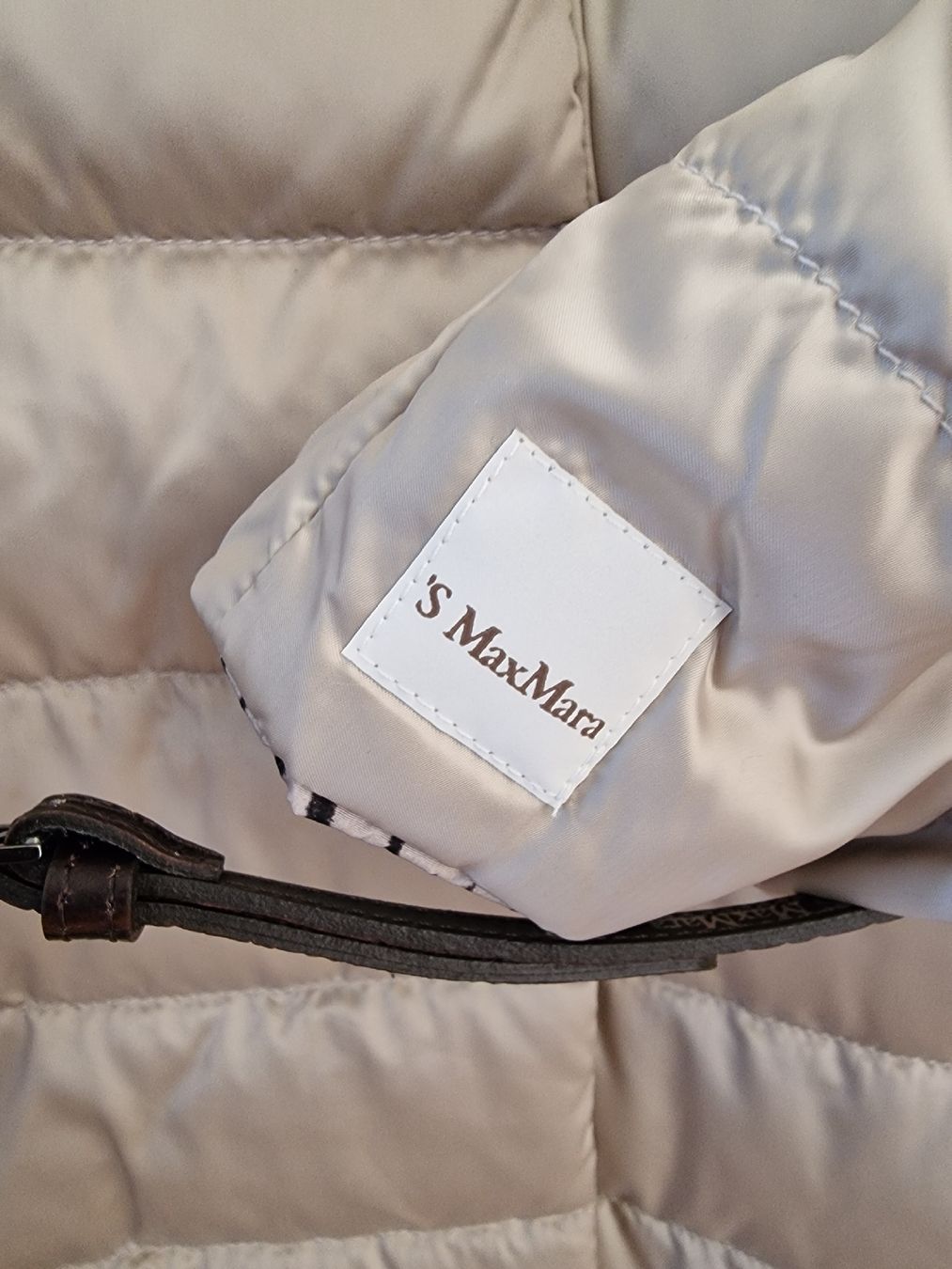 Max Mara Manteaux: MaxMara The Cube Daunenmantel – Neuf (Voir description) à St. Niklausen LU par wishbonerfb 2