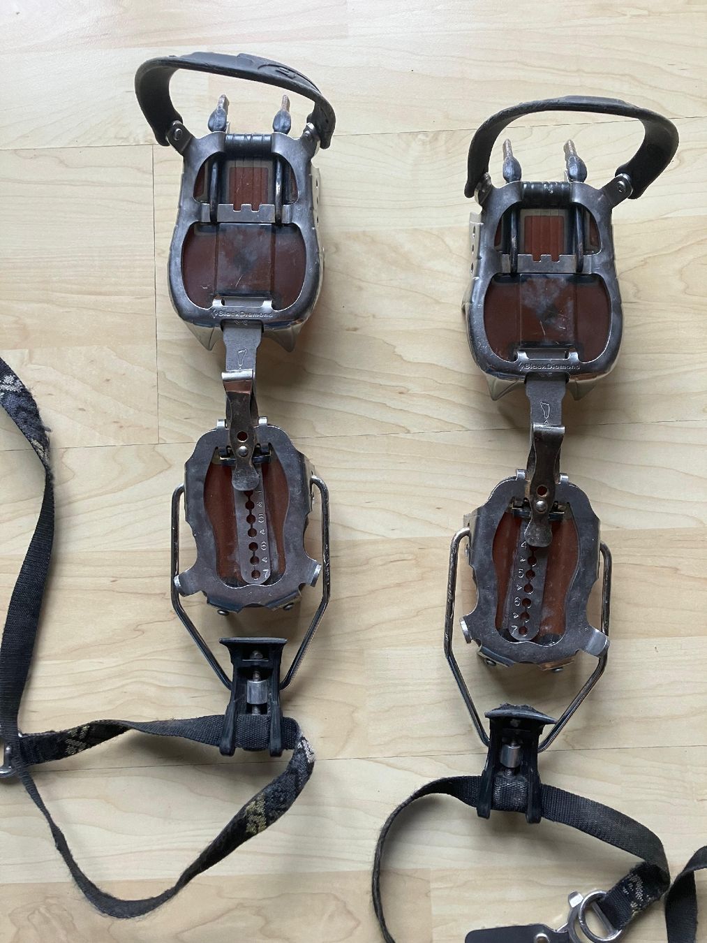 Black Diamond Sonstiges zum Bergsteigen & Wandern: Steigeisen Black Diamond – Gebraucht aus Stansstad von Elefant37 1