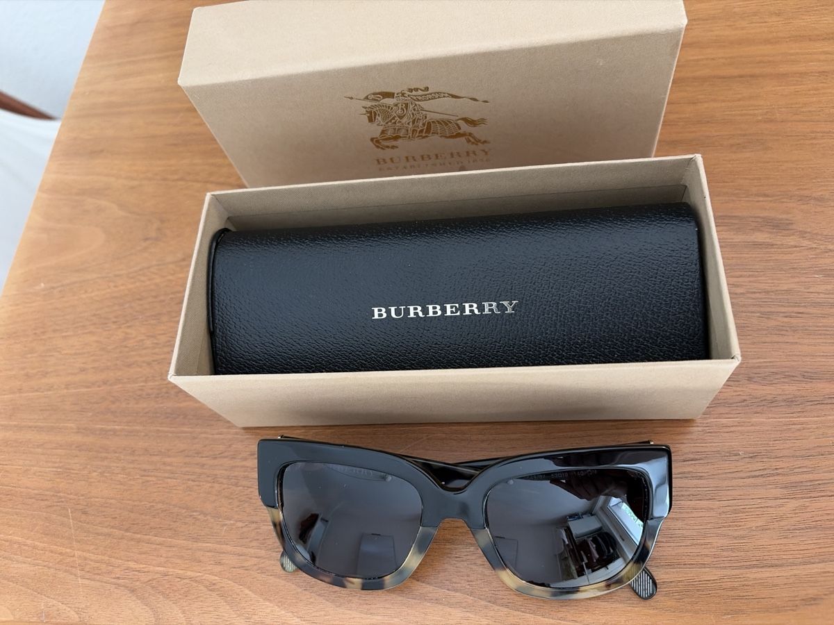 Burberry Occhiali & Lenti: Burberry Sunglasses – Usato da Bern venduto da RiaStella