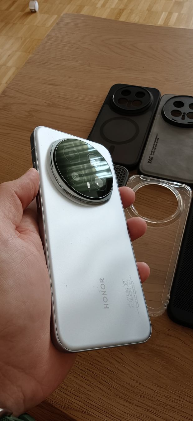 Honor Portables: Honor Magic 8 Pro 12/512GB Silver GLOBAL mit E-Sim & Google – D'occasion à Bachenbülach par SabriP 6