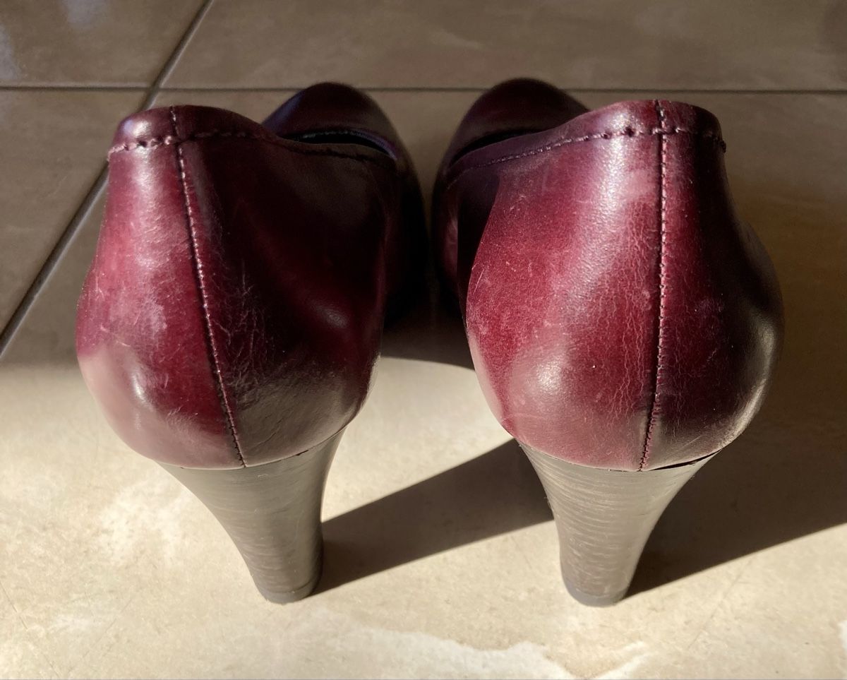 Tamaris Damenschuhe: Tamaris Echtleder Pumps, Gr. 37, Weinrot – Gebraucht aus Vinelz von Viewfinder84 1