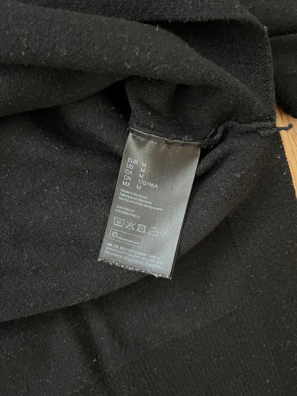 H&M Maglioni & Felpe: H&M Hoodie, Gr. M – Usato da Interlaken venduto da fbnscl 3