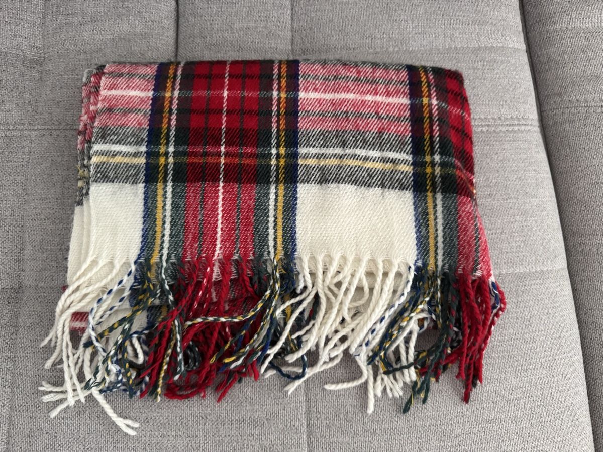 Asos Foulards & écharpes: Asos karierter Schal mit Fransen – D'occasion à Zürich par ljp_2hsx