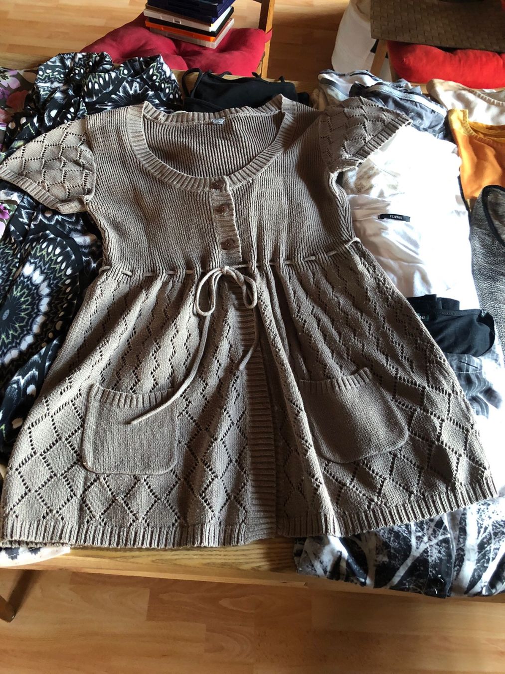 Lotti di vestiti: 17-teiliges Damenpaket Gr. S-36 – Usato da Röschenz venduto da Tashroal 4
