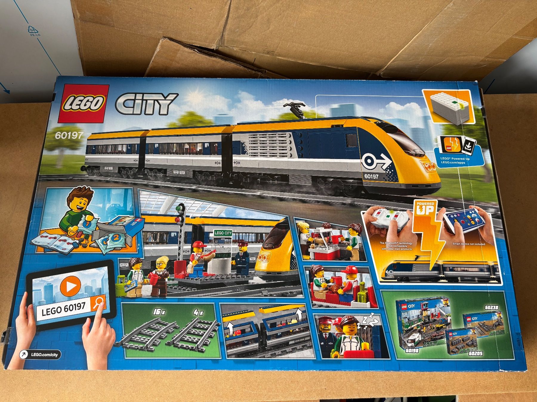 Lego Kit di costruzioni: Légo 60197 Personenzug mit Bluetooth – Nuovo e nell'imballaggio originale da Hauterive NE venduto da eriamch 1