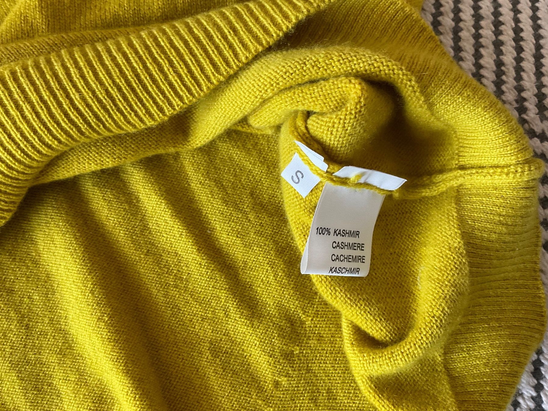 Pullover & Sweatshirts: GULER  Pullover Cashmere Gr.S  Oversize  breit und kurz – Gebraucht aus Weiningen ZH von moon-55 3