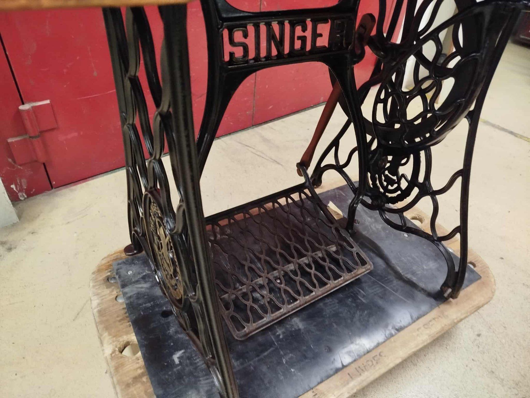 Singer Macchine da cucire: Machine à coudre (nr 14 ) – Usato da La Chaux-de-Fonds venduto da Emmaus2300CDF 5
