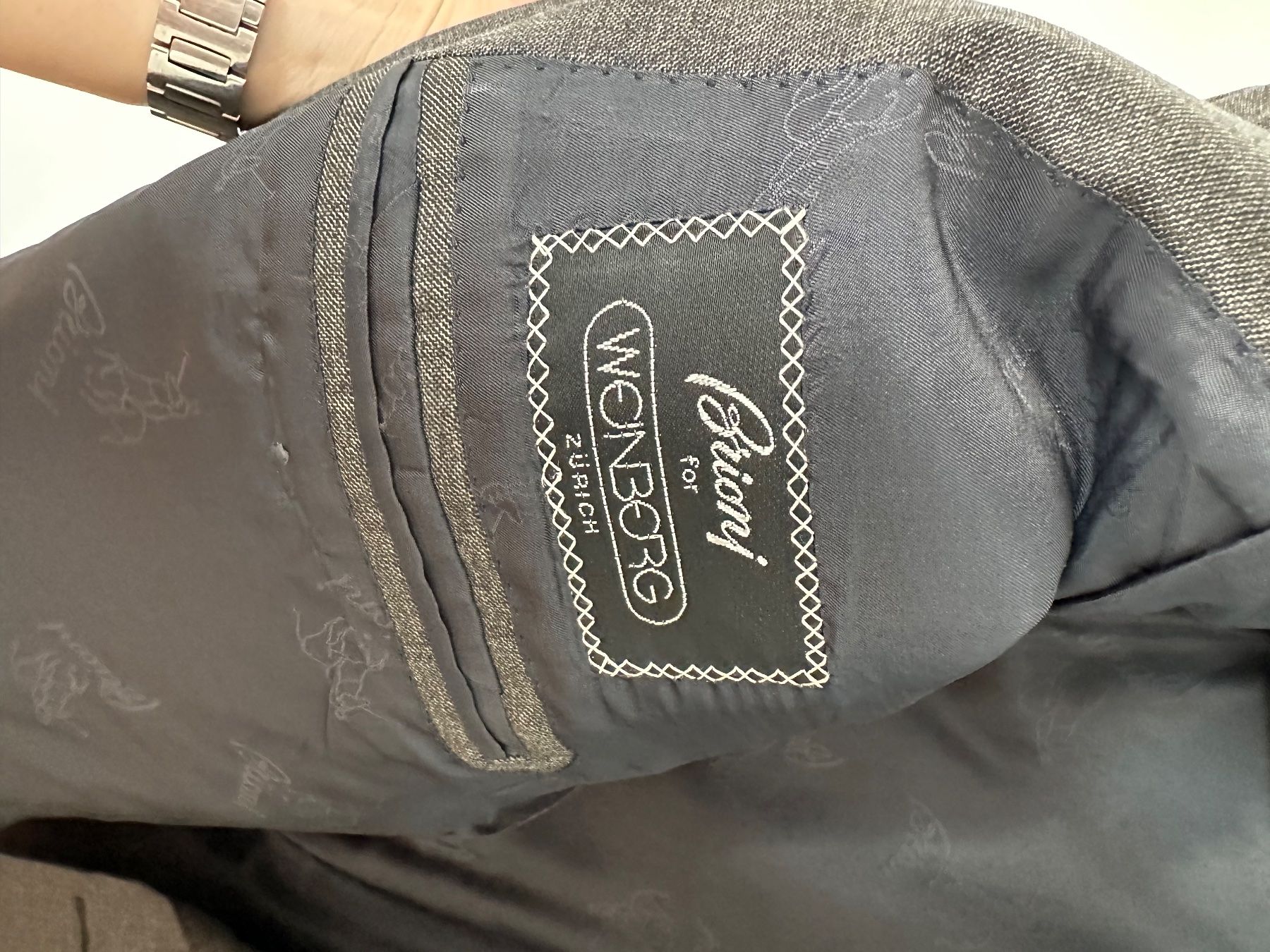 Brioni Anzüge: Brioni men’s wool jacket, perfect condition, size 54 – Gebraucht aus Küssnacht am Rigi von hor_dpb7 1