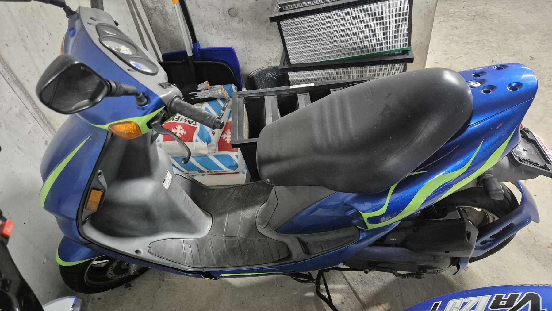 Scooter: Zwei scooter Motorreder – Usato da Rämismühle venduto da beni0010 2
