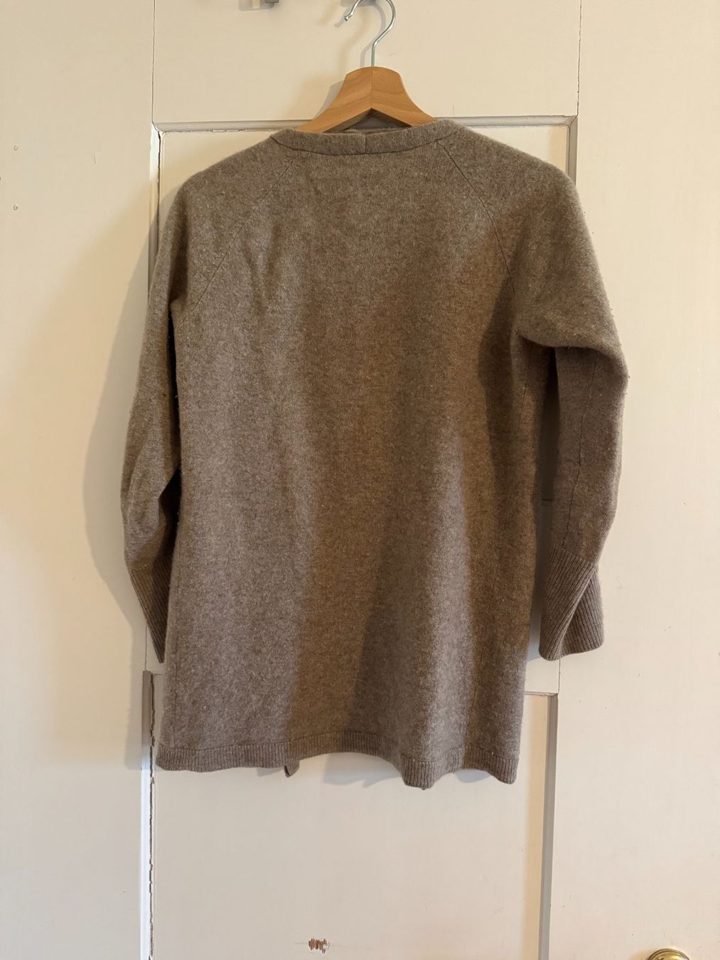 Maddison Vestes: Cashmere Cardigan – D'occasion à Zollikon par lui_gqg9 1