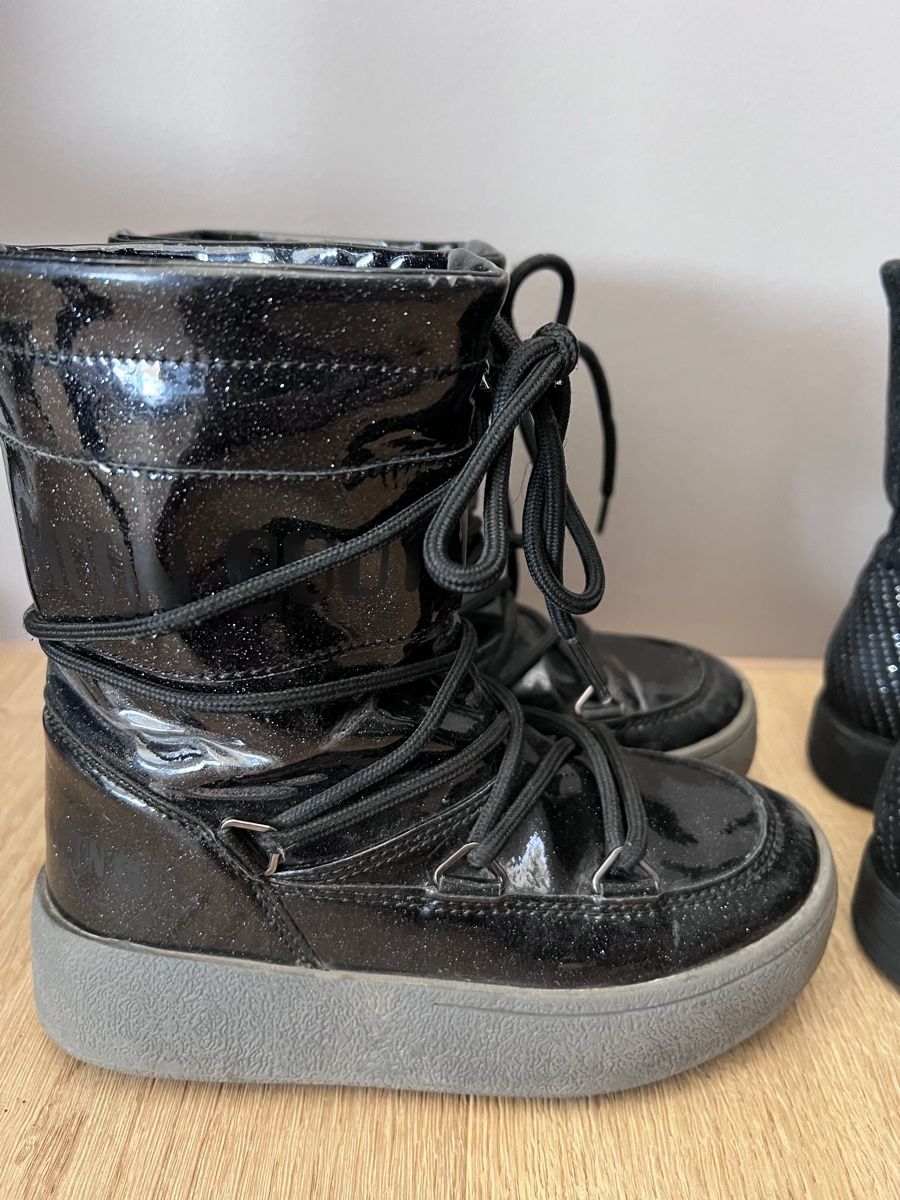 Scarpe per ragazze: 3 Paar Kinderstiefel UGG, Moonboot usw. – Usato da Herbligen venduto da nic_q8yn 6