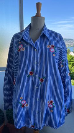 Sommerbluse, Gr. 38,  blau-weiss gestreift mit Blumen💐