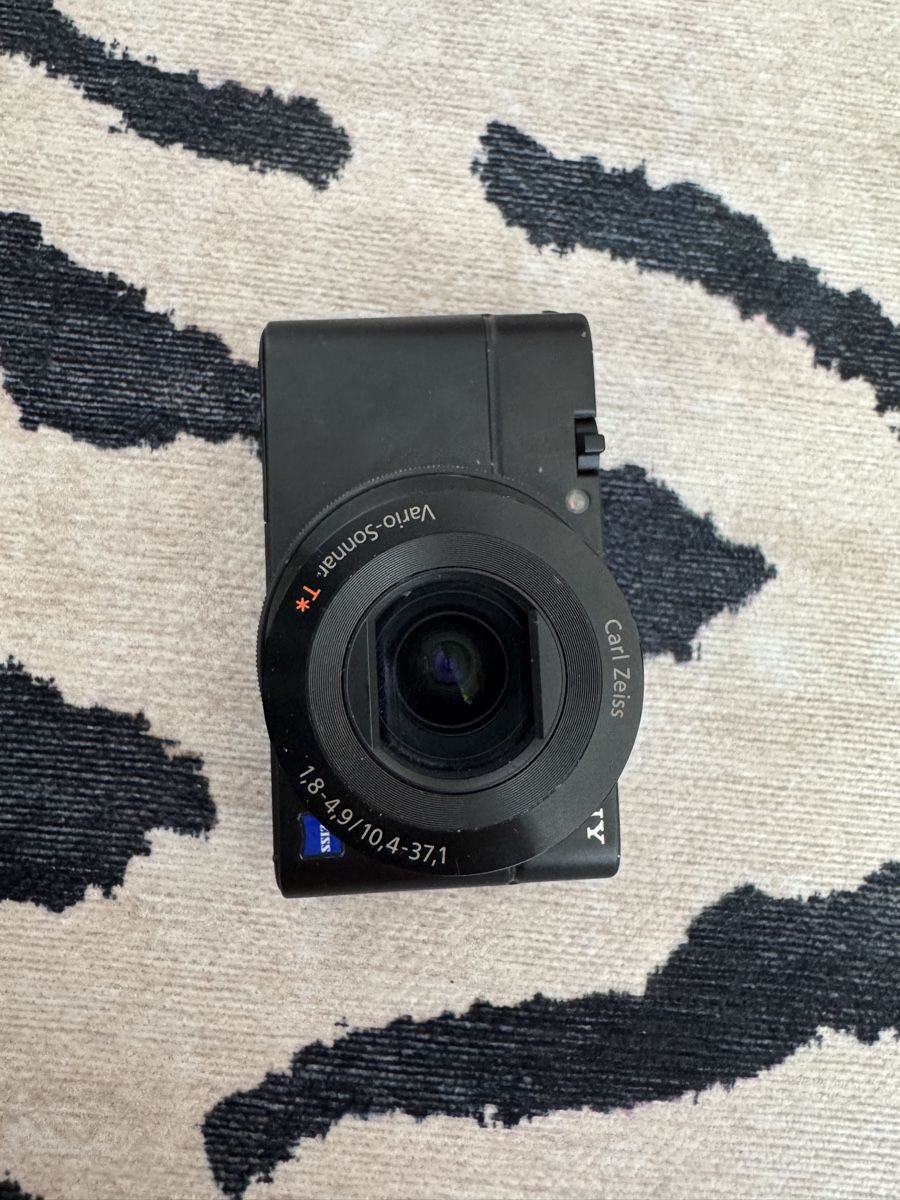 Sony Fotocamera: Sony Cyber-shot DSC-RX100 – Usato da Marly venduto da lot_s7fx 7