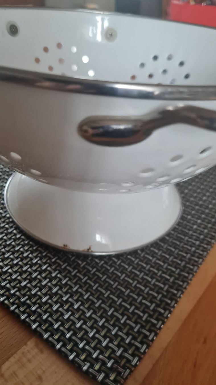 Appareils de cuisine: Email -Löcherbecken – D'occasion à Münsingen par Cuci31 2
