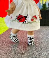 NIEDLICHE UNBESPIELTE PUPPENSCHUHE