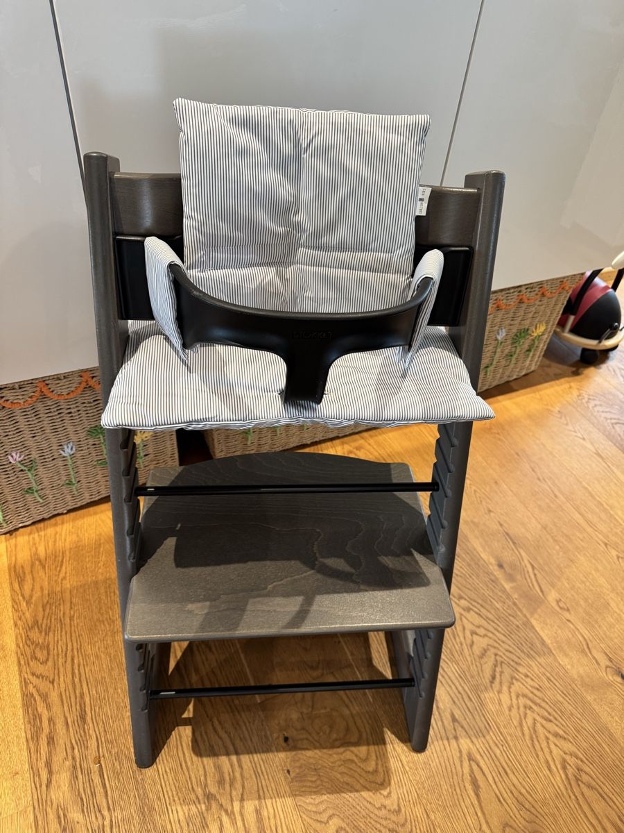 Stokke Hochstühle: Stokke Tripp Trapp grau mesh - Versand möglich – Gebraucht aus Neuhaus SG von chinderegge