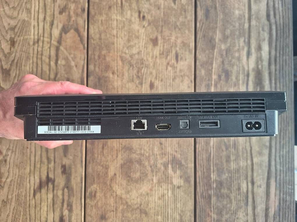 Console: Sony PlayStation 3 Slim (PS3) inkl. 2 Controller – Usato da Sursee venduto da Wma 3