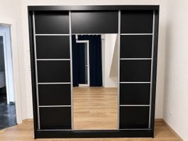 Schwarzer Schwebetürenschrank mit Spiegel, 3 Tueren