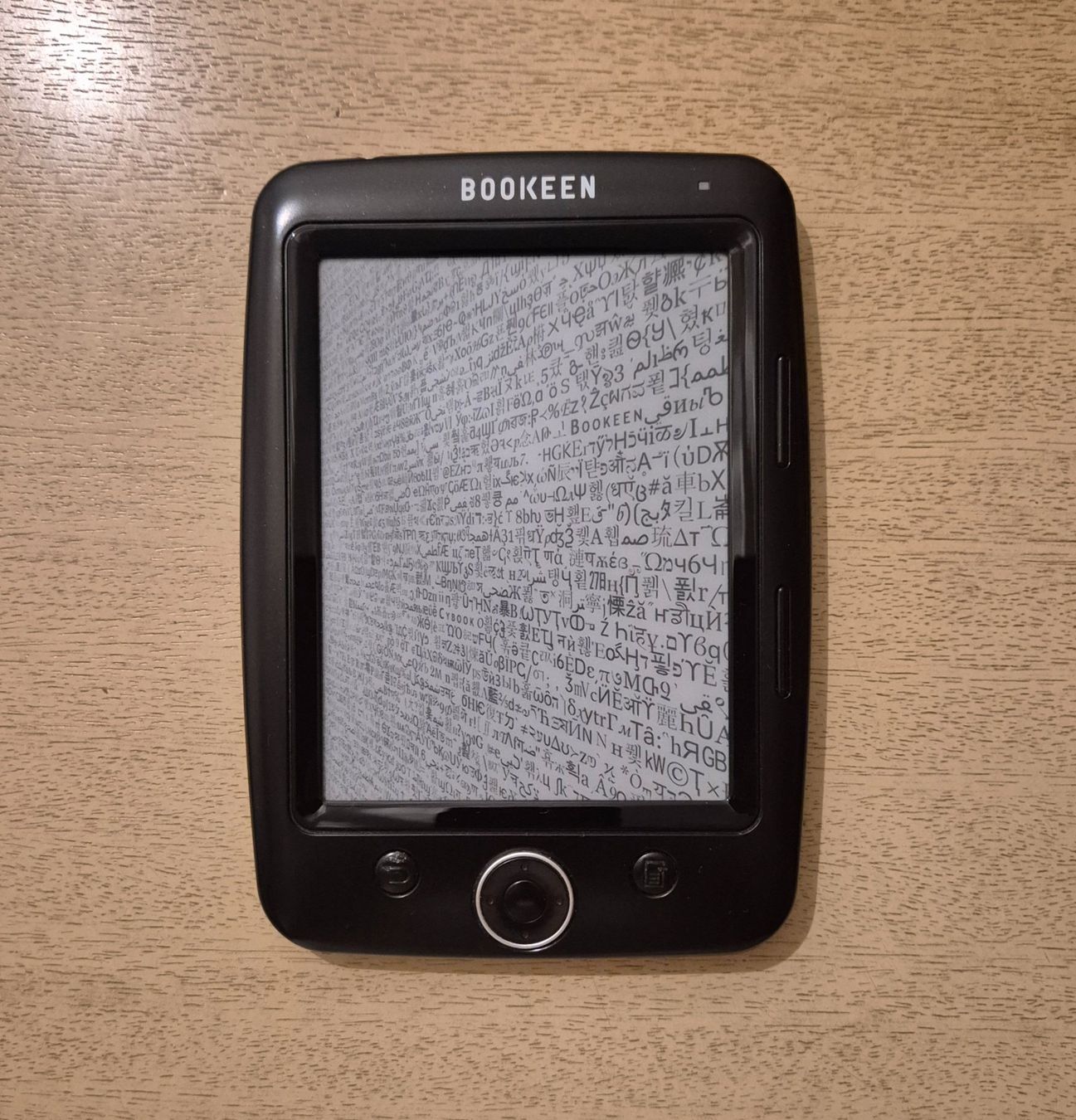 Amazon Tablet PC: Kindle & Bookeen E-Reader Set inkl. Hüllen & Kabel, defekt – Difettoso da Schwyz venduto da chr_5b57 3