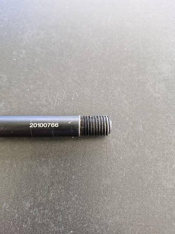 Ersatzteile: Original Thule Steckachse E-Thru – Gebraucht aus Liestal von saalstef 1