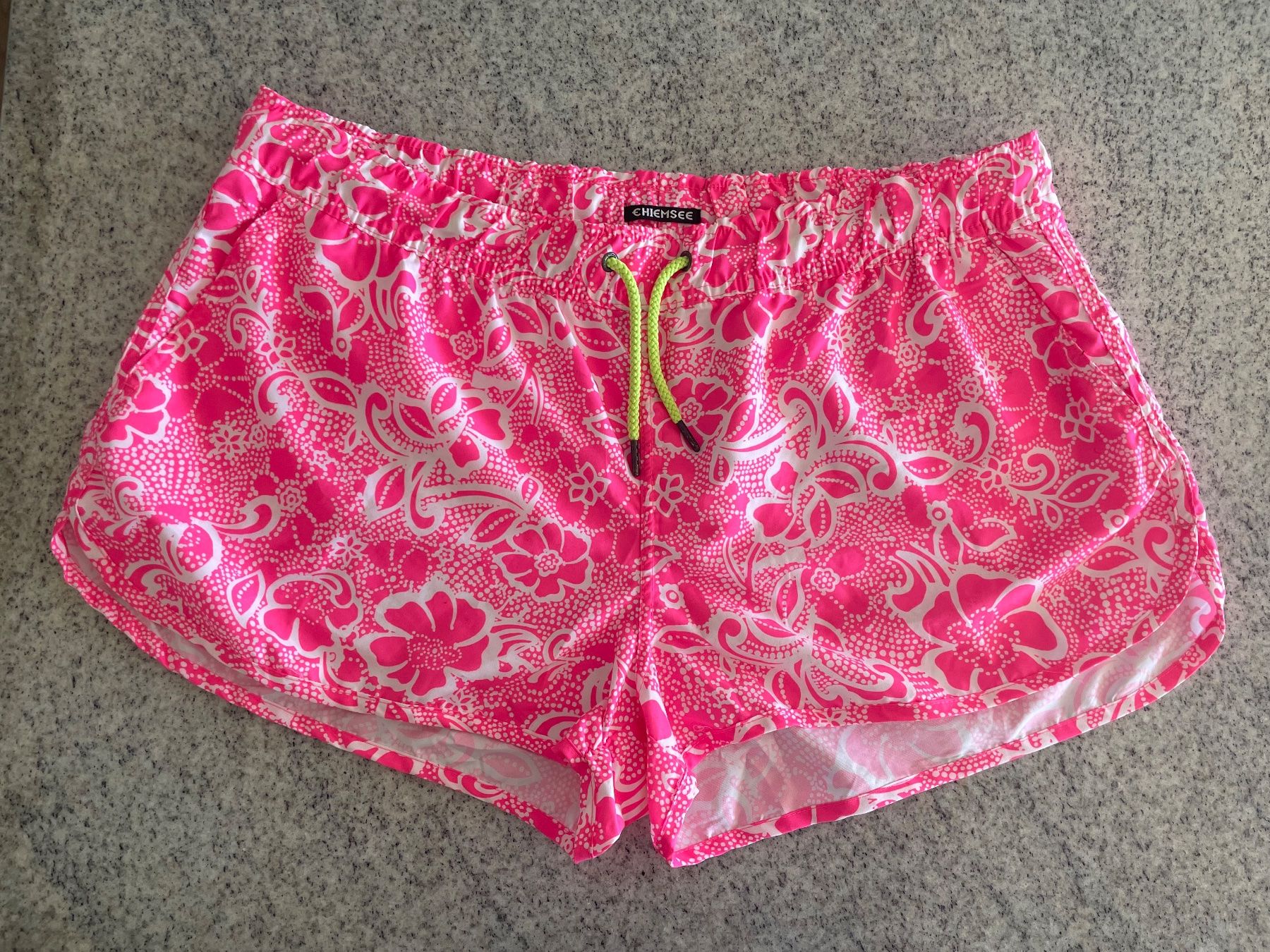 Chiemsee Pantaloni: Neuwertig Short von CHIEMSEE – Usato da Neuwilen venduto da bobbel01