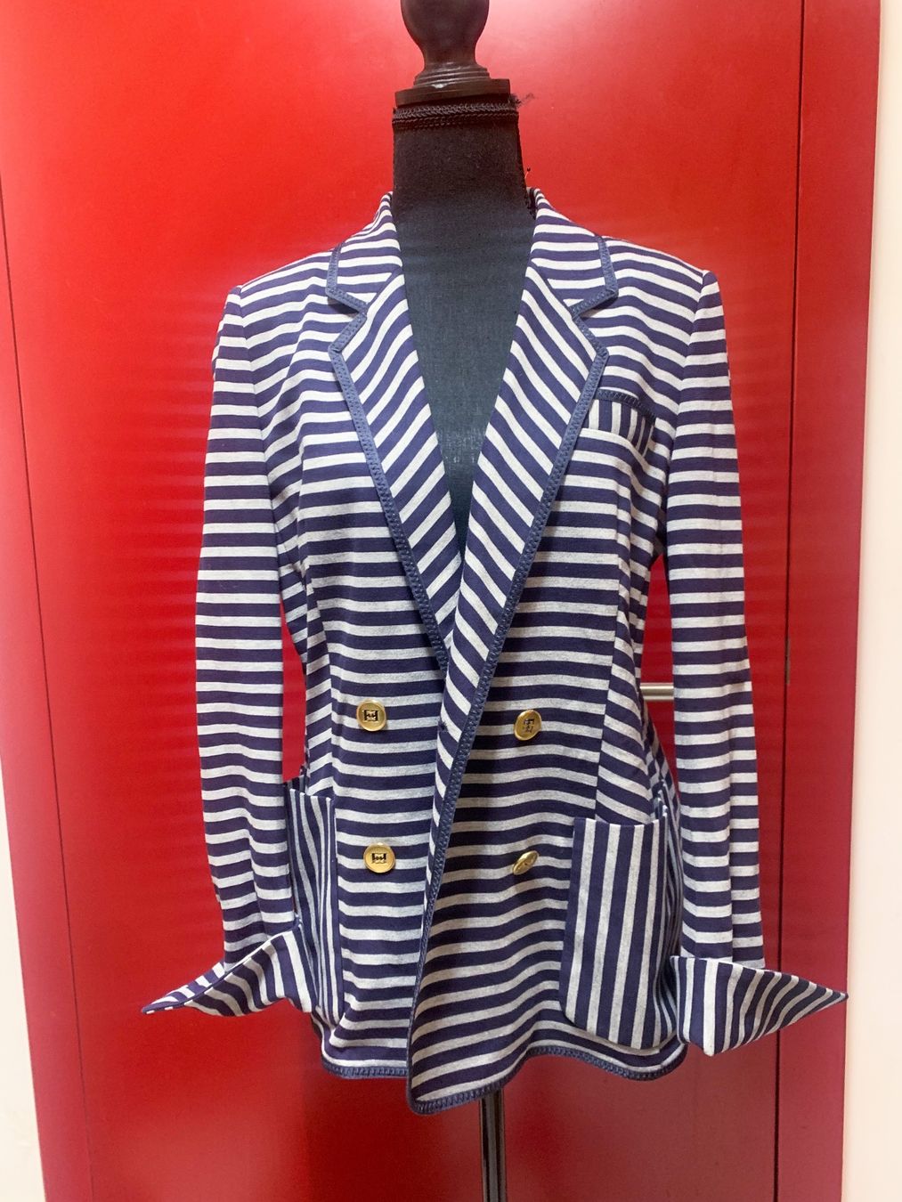 Escada Giacche: Blazer ESCADA Taille 38 – Usato da Genthod venduto da Lou_Jin