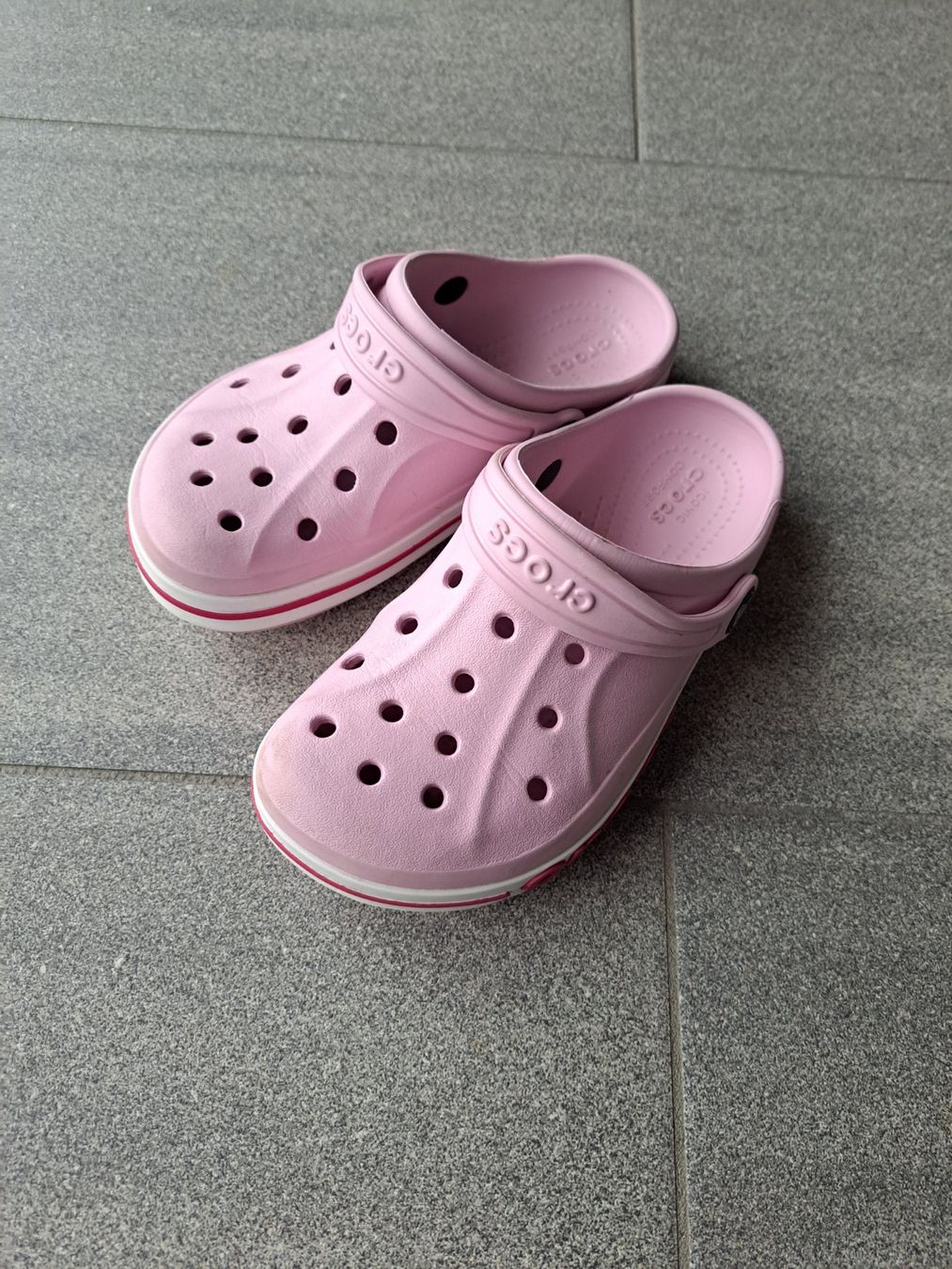 Crocs Schuhe für Mädchen: Crocs Clog Sandale Gr 30 - 31 C13 – Gebraucht aus Bünzen von nag_25hr 1