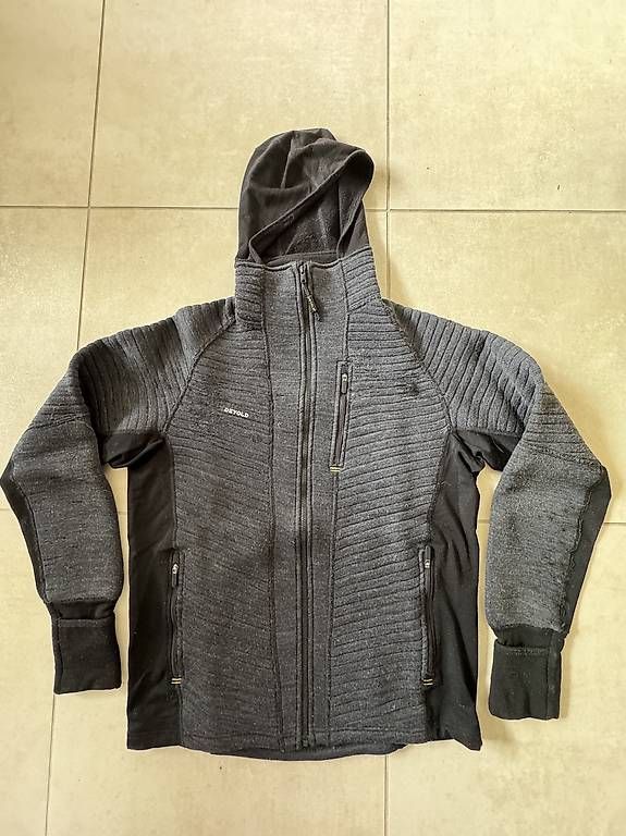 Giacche: Veste et collant en mérinos de Devold – Usato da St-Saphorin-Lavaux venduto da lou_g669