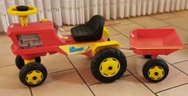 Tolles Kinder Traktorli mit Anhänger für kleine ...