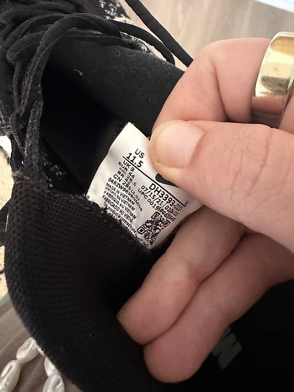 Nike Scarpe da uomo: Nike Sneaker Gr. 44  Schwarz/Weiß – Usato da Wallisellen venduto da bid_sbr9 3