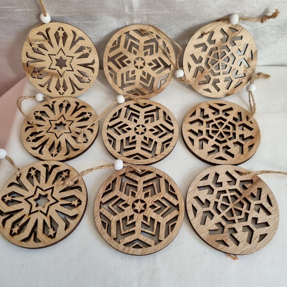Tutte le decorazioni: 9 Stk.Originalverpackte Holz Mandala mit Schur / 7, 7 cm – Nuovo e nell'imballaggio originale da Rupperswil venduto da moni_2024 1