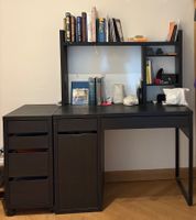 Bureau noir avec rangement