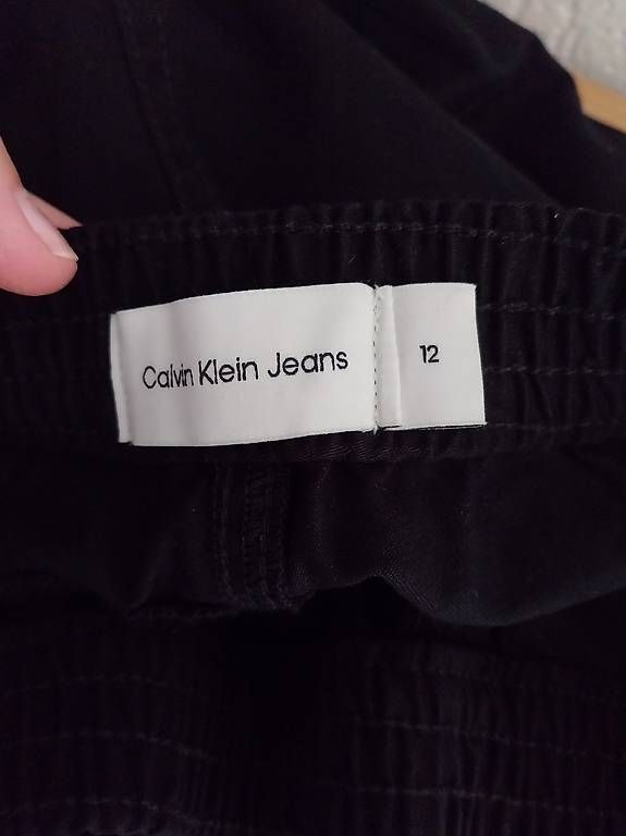 Calvin Klein Hosen: Short garçon Calvin Klein neuf – Neu und originalverpackt aus Confignon von dou_76gz