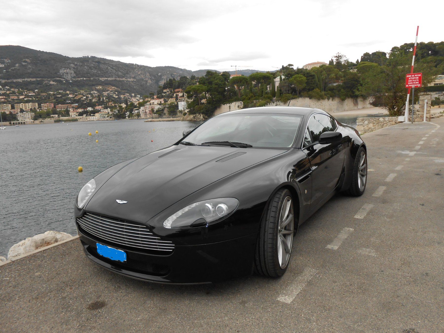 Aston Martin Automobili: Aston Martin Vantage V8 – Usato da Arch venduto da Gigi130