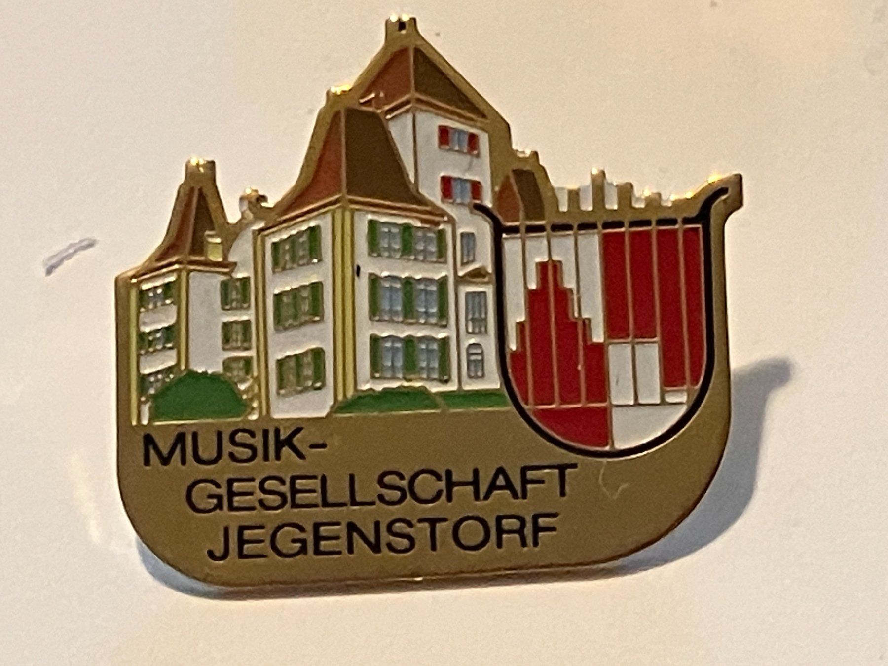Placchette & Badge: 1 Pin Musikgesellschaft Jegenstorf – Usato da Basel venduto da djwwpp