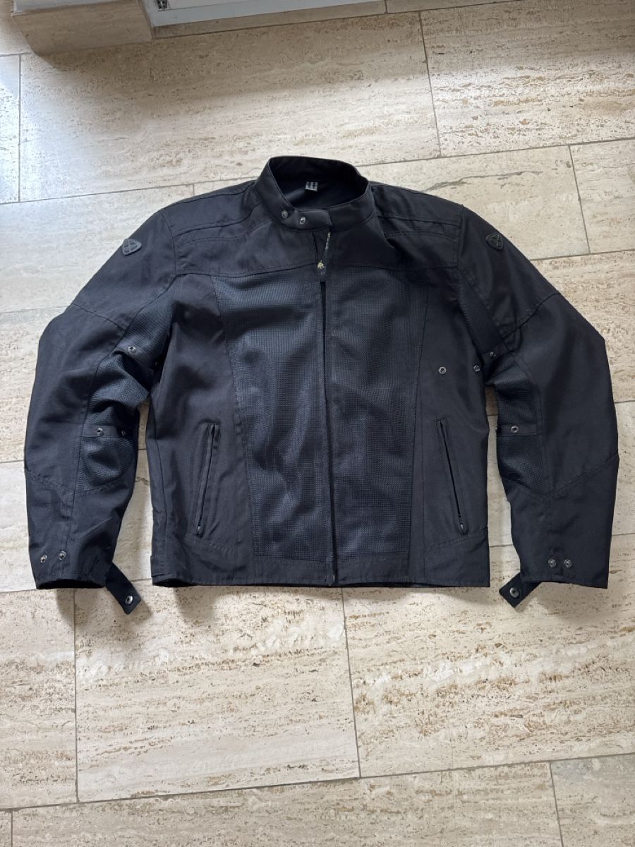 Jacken: Motorradjacke in Grösse L – Gebraucht aus Therwil von dom_gfj8