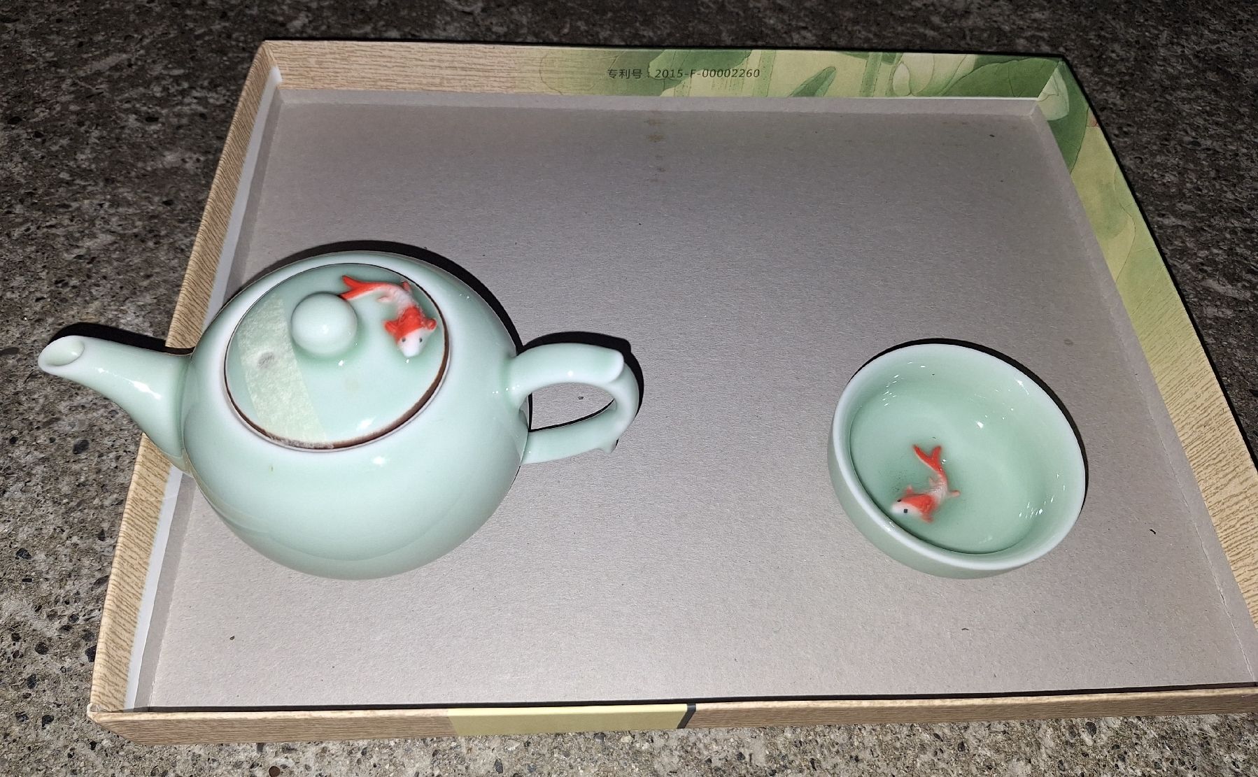 Set di piatti: Tee-Set mit Goldfischen - Ein Hauch von Asien! – Nuovo e nell'imballaggio originale da Stansstad venduto da Duracell__5 1