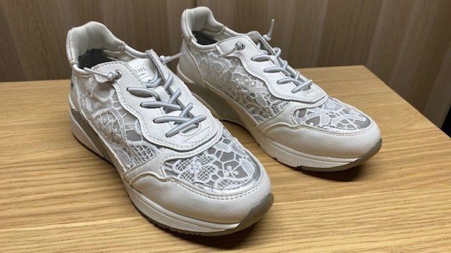 Mustang Scarpe da donna: Basket avec dentelle – Nuovo (secondo la descrizione) da Crans VD venduto da vra_262m