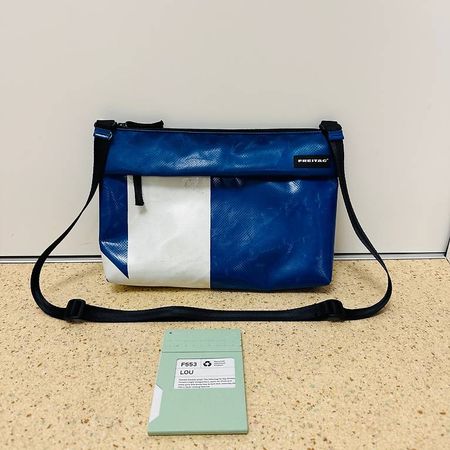 FREITAG F553 LOU Umhängetasche Blau/Weiss