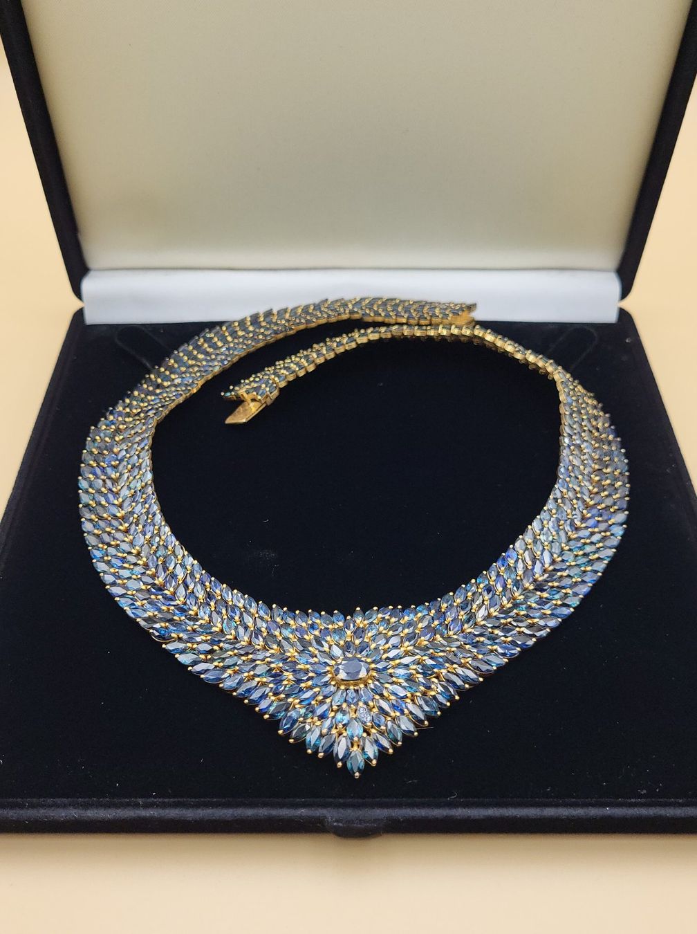 Catenine: Goldige Elegante Collier Mit Saphire – Usato da Wald ZH venduto da SwissPawnshop 3
