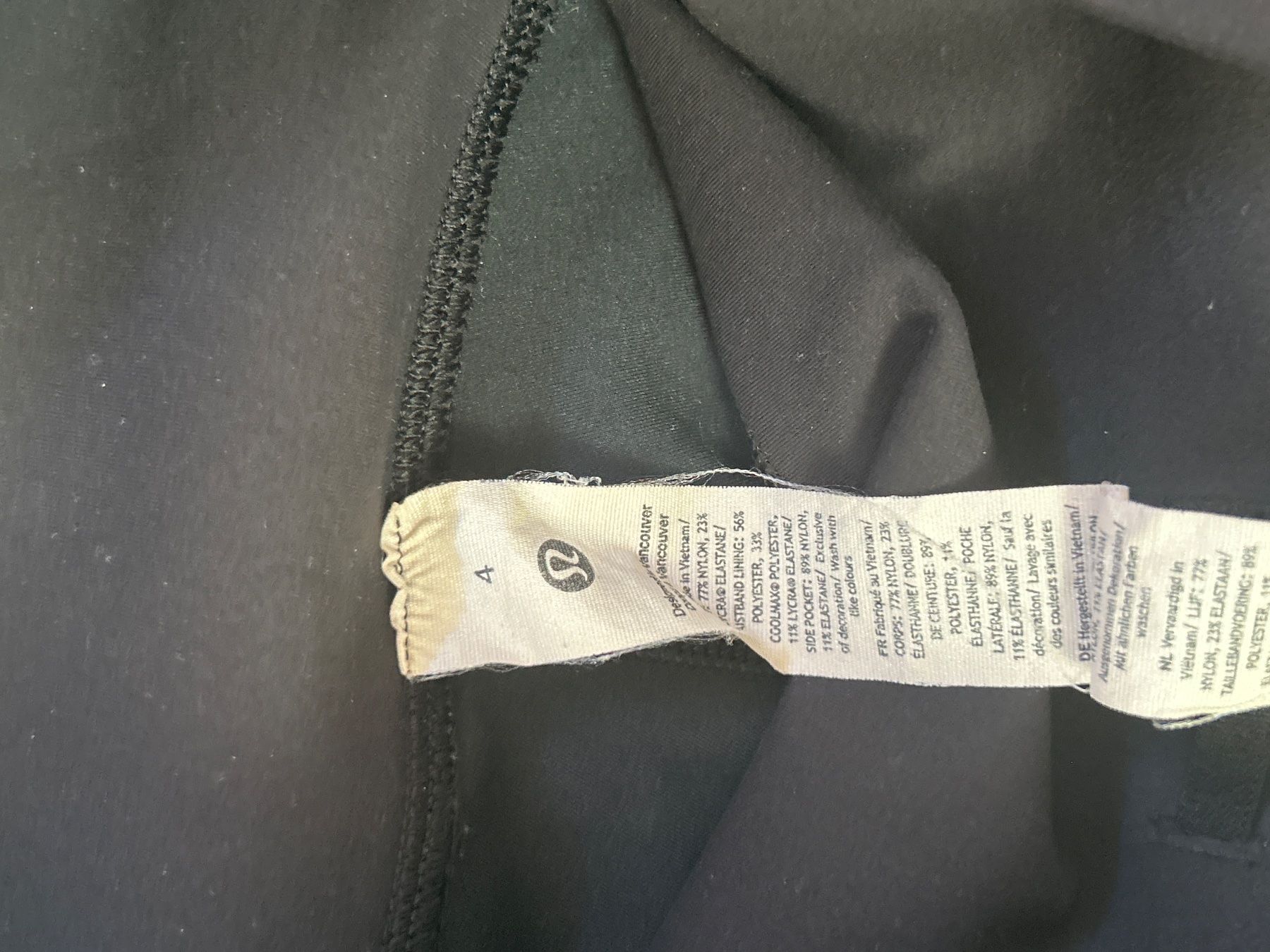 Lululemon Leggings: Lululemon Shorts Gr. 4 mit Taschen – Gebraucht aus Wettingen von Blocksbergler 3