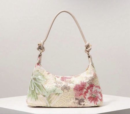Sac à main fleuri esprit vintage avec sequins, parfait pour 