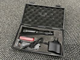 CREE High Power LED Taschenlampe mit Power Akku, fabrikneu