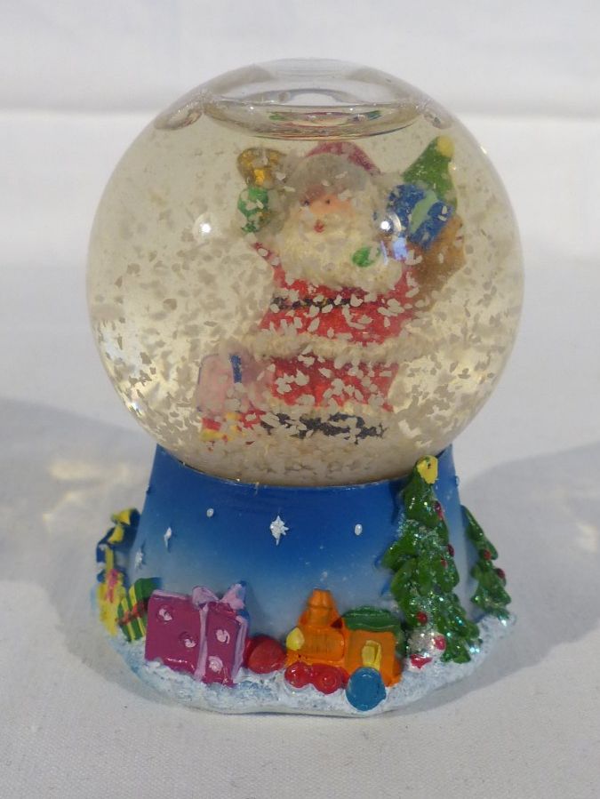 Tutte le decorazioni: schöne dekorative Schneekugel – Usato da Zürich venduto da botschinski 1