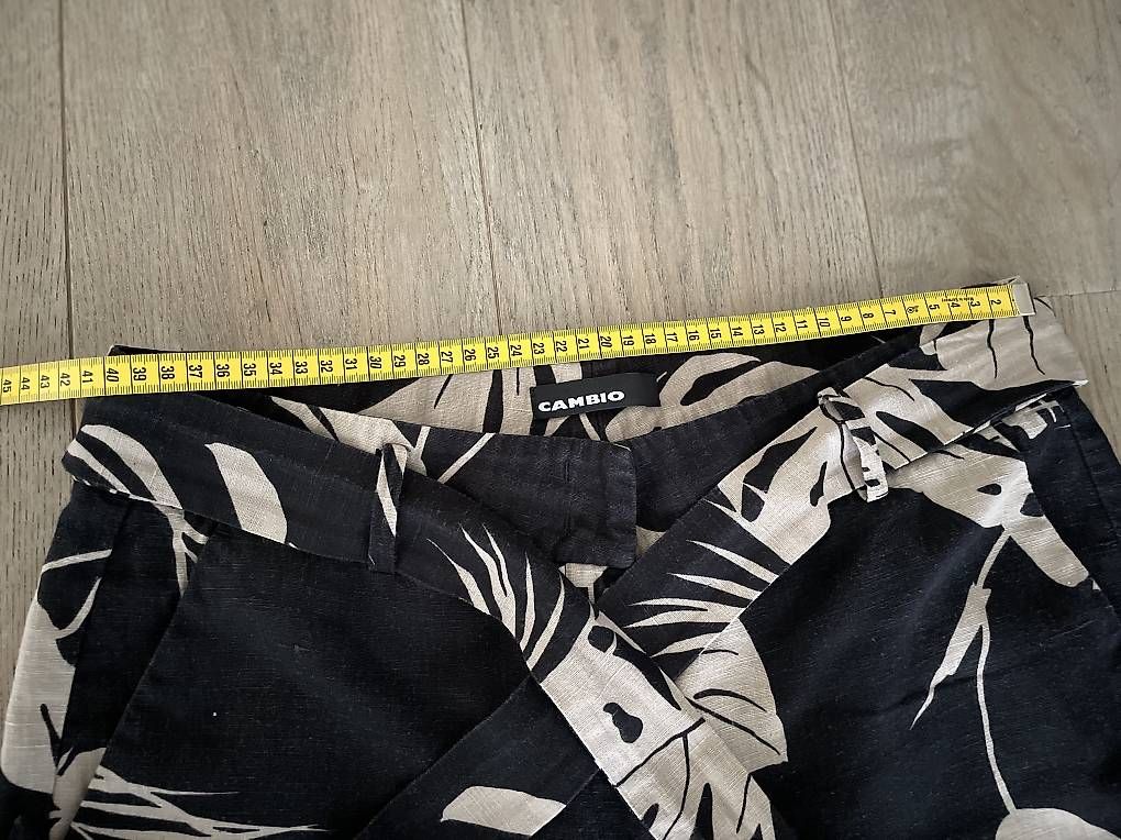 Pantaloni: Culotte 7/8 Gr.38 – Usato da Alpnach Dorf venduto da rerifeme 2