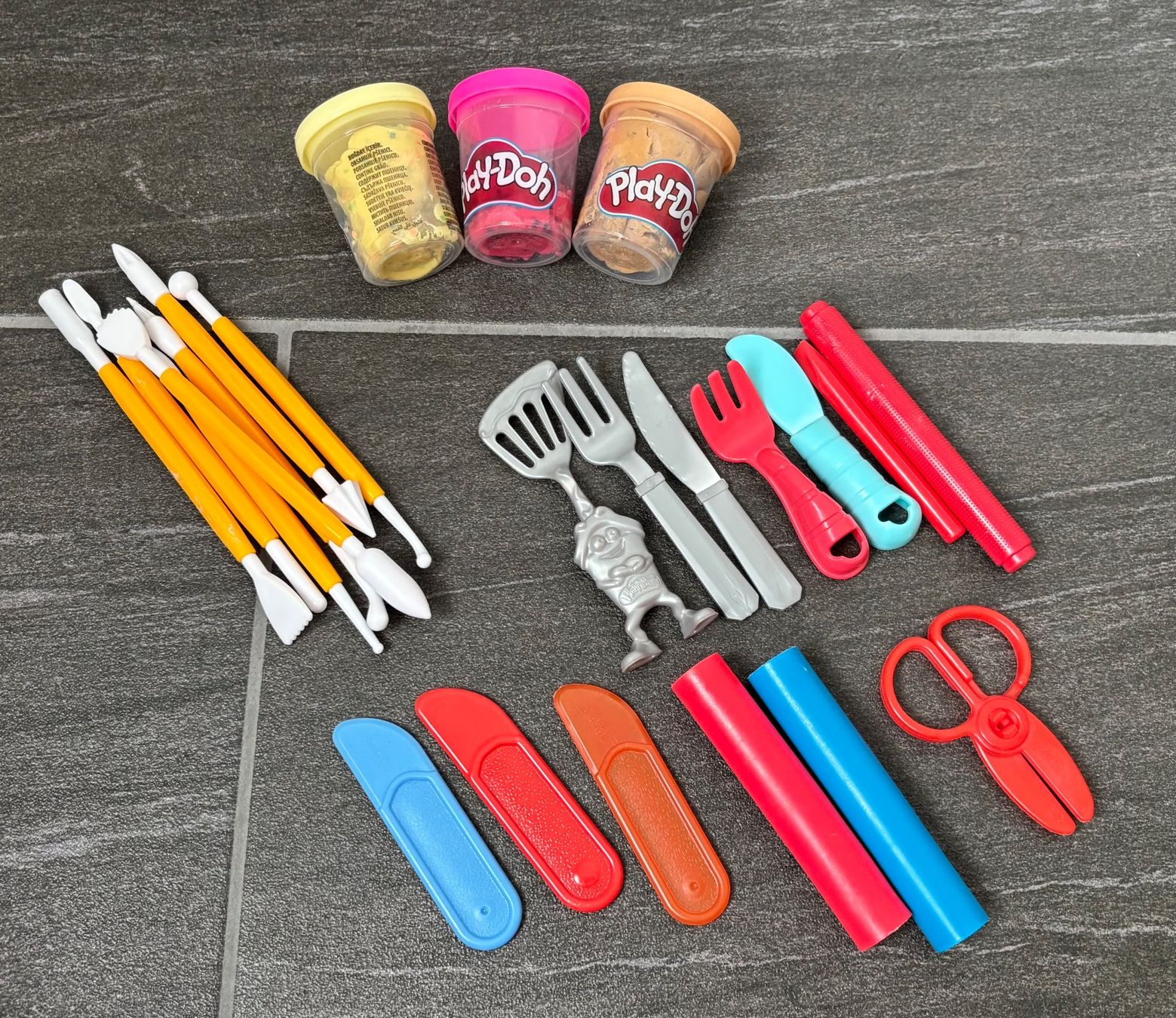 Play-Doh Giocattoli: Play-Doh Set's mit viel Knetzubehör – Usato da Rümlang venduto da Loca21 3