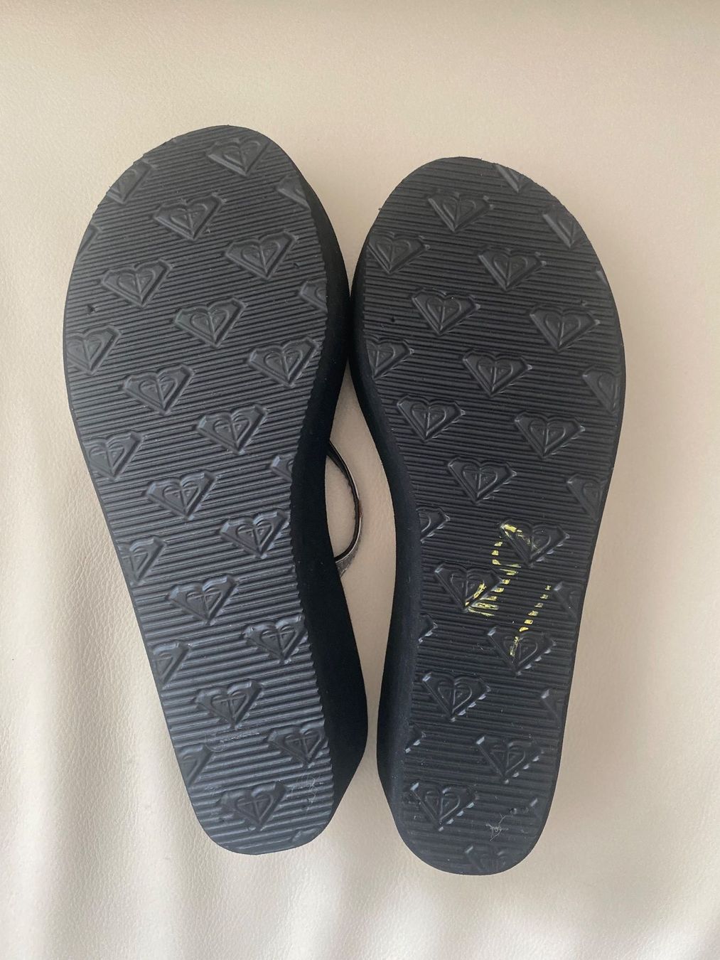 Scarpe da donna: SUMMERTIME - stylische/edle Flip-Flops, schwarz/silber, 38 – Usato da Winkel venduto da ferrari2022 6