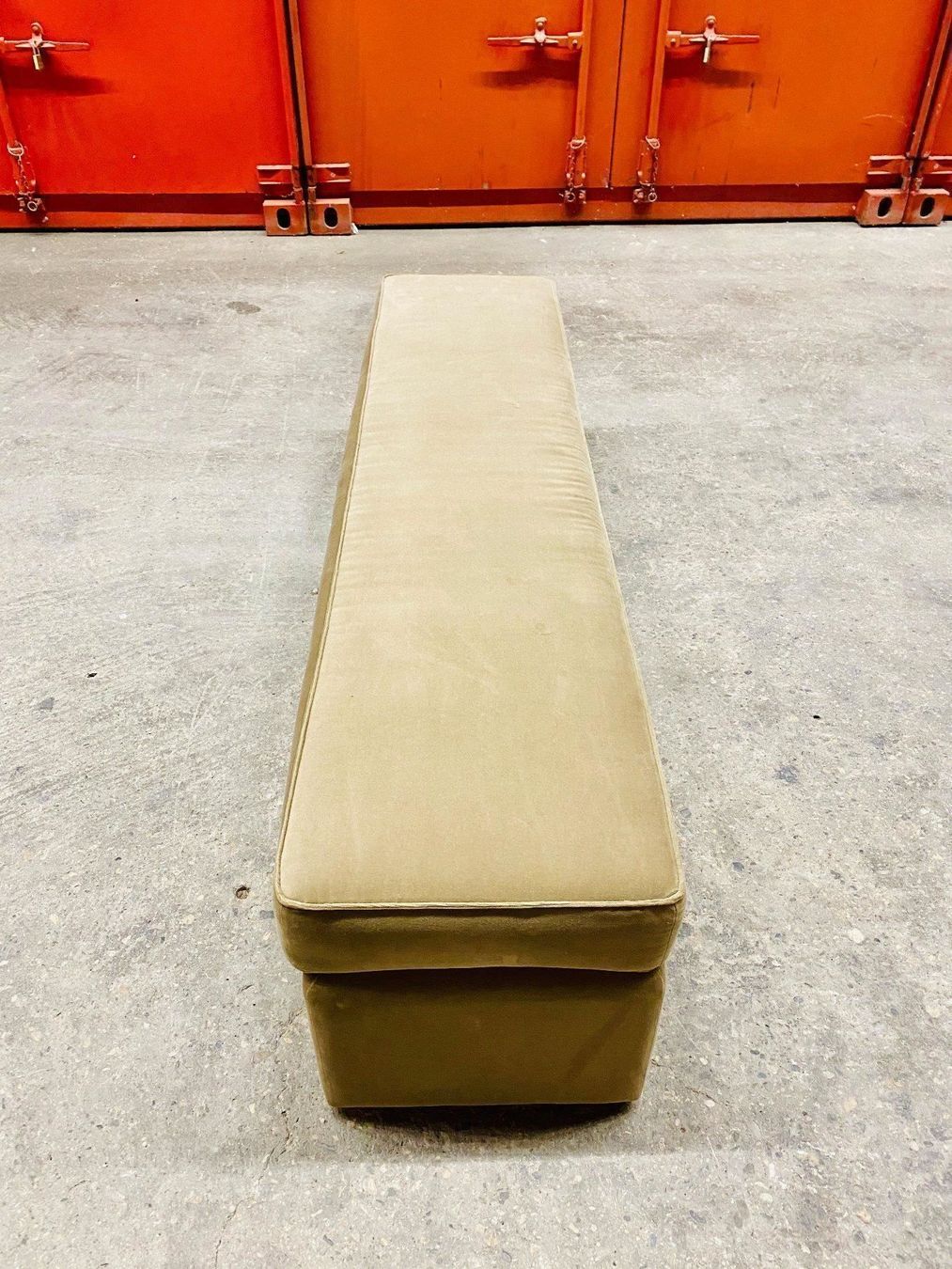 Poltrone: Banquette de lit COLUNEX velours doré – Usato da Orbe venduto da con_2vql 1